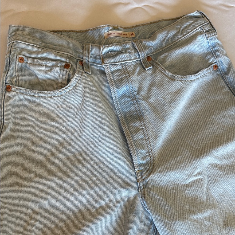 Levi's Ribcage Straight Ankle, Ripped Light Wash Blue Jeans